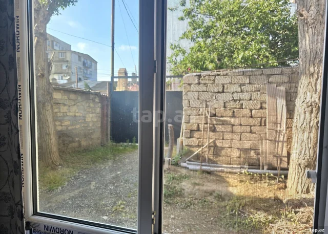 Həyət evi, Polad Həşimov küç.