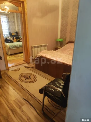 Həyət evi kirayə verilir, Gənc�...