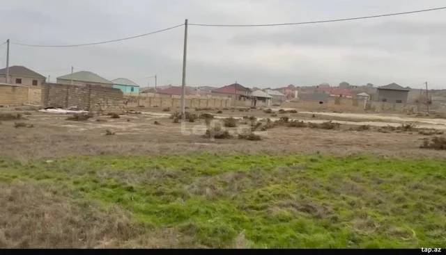 10 sot torpaq sahəsi, Atyalı qəs...
