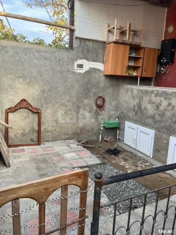 Həyət evi kirayə verilir, Əmirc...
