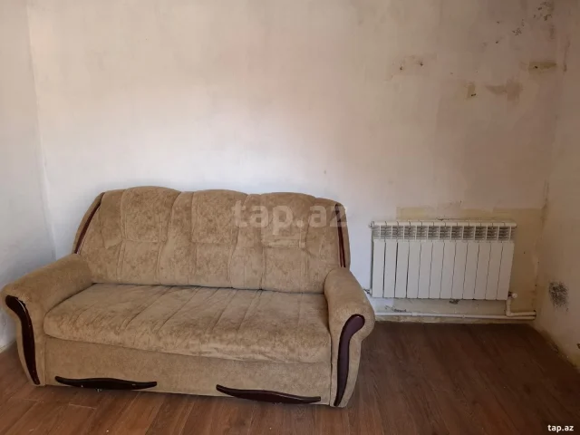 Həyət evi kirayə verilir, Xırda...