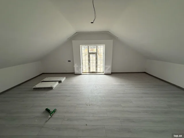 Həyət evi, Hökməli qəs.